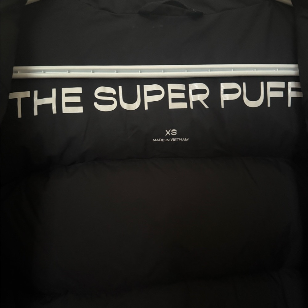 Aritzia Black Super Puff Jacket - Picture 4 of 5